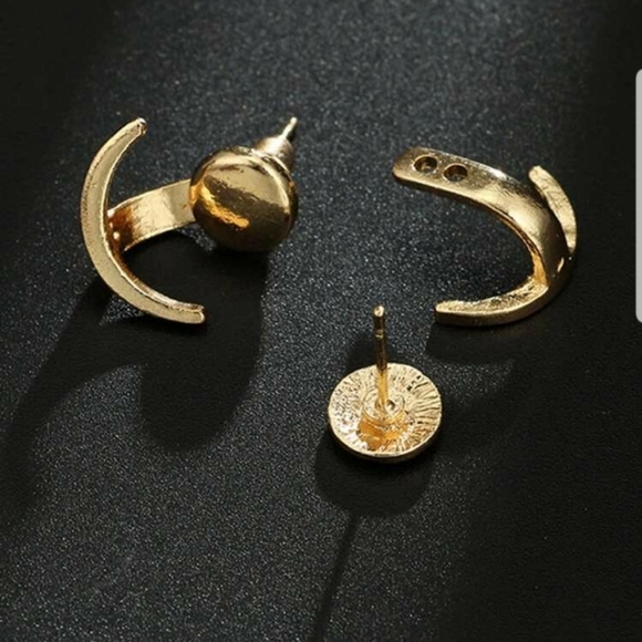 *Prescilla* Round Swing Stud Earring - Picture 3 of 5